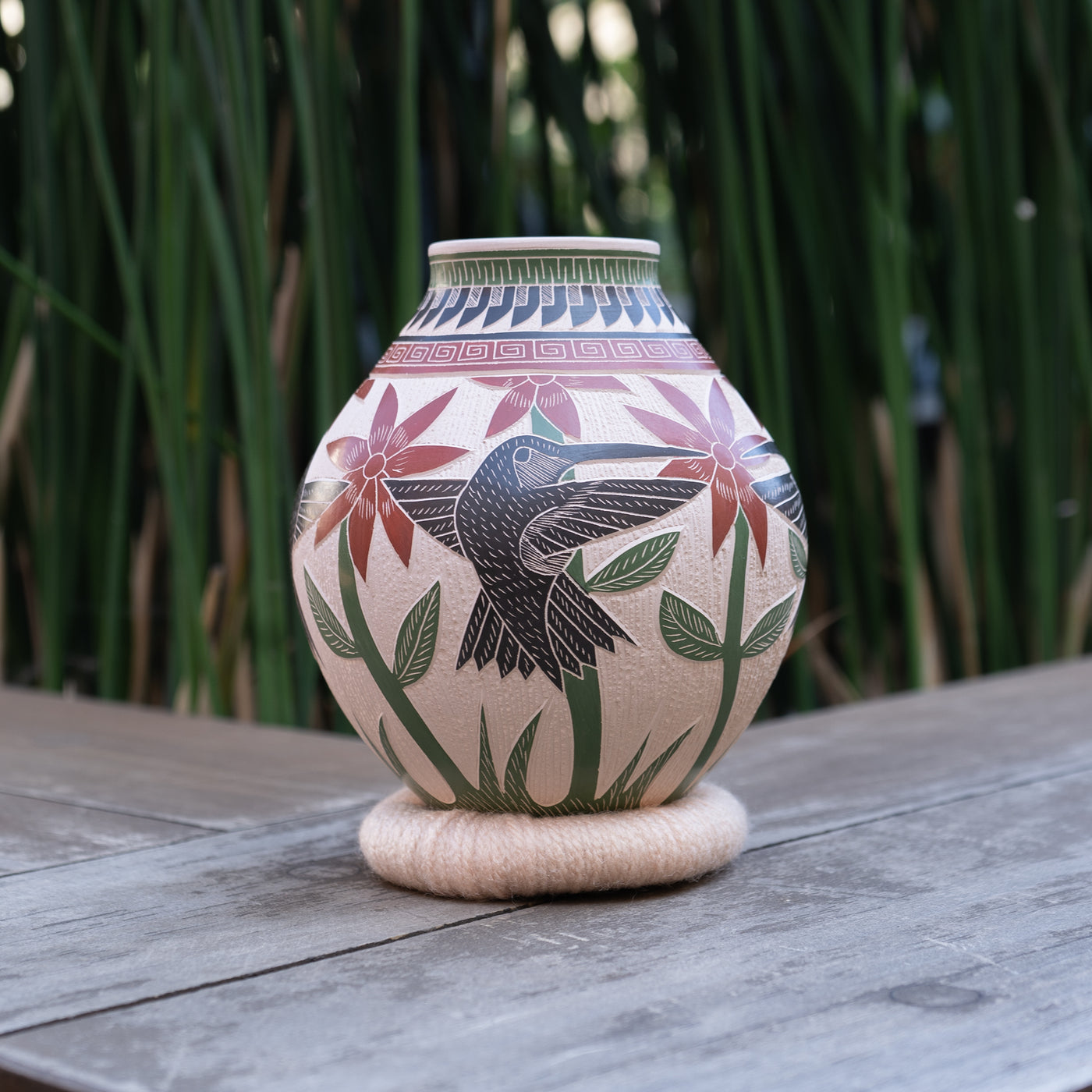 Mata Ortiz Hummingbird Vase